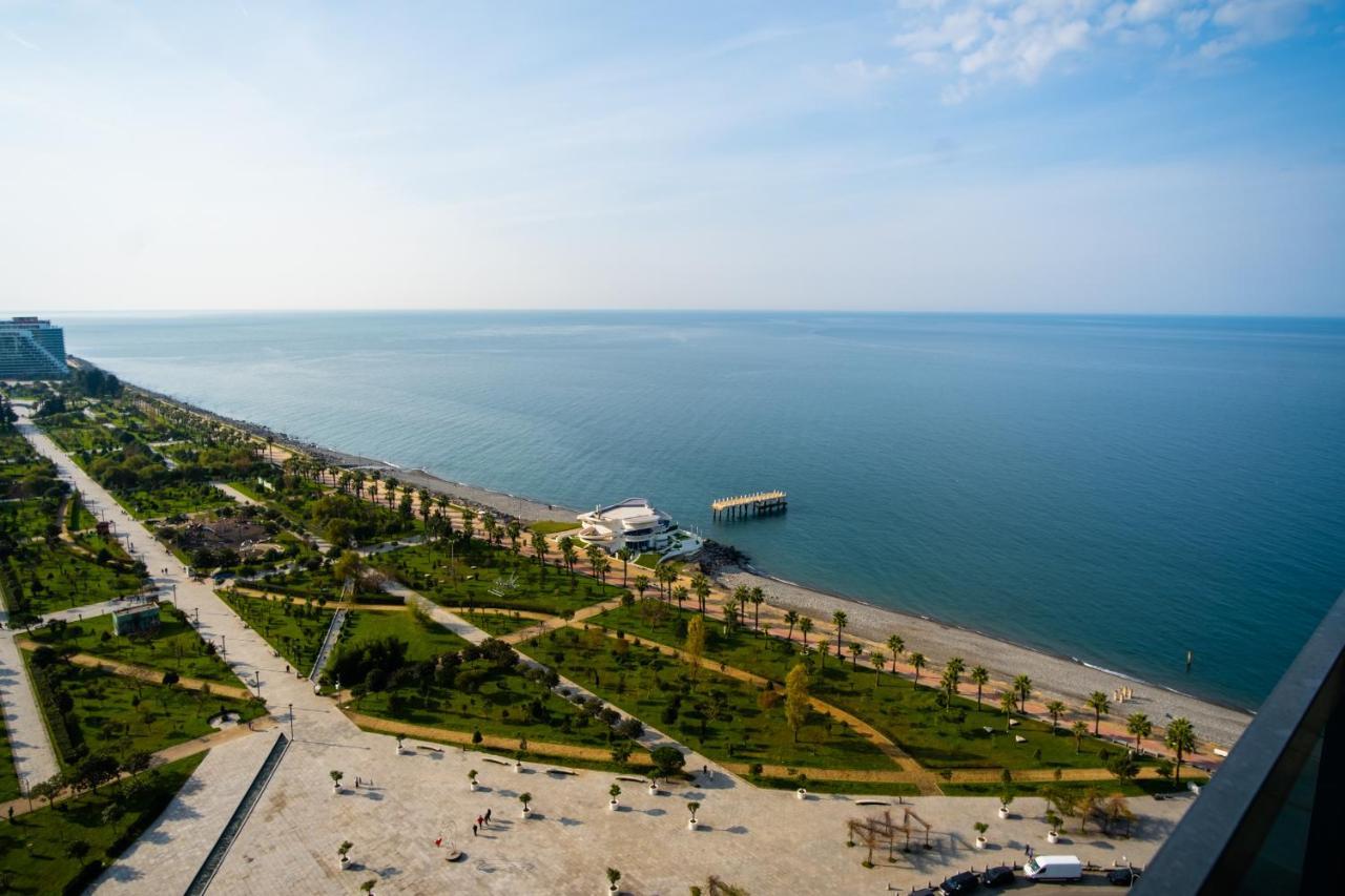 Beach Tower By G-Point Batumi Exteriör bild